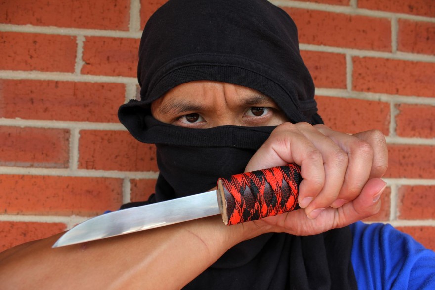 Defending yourself against a knife-wielding opponent